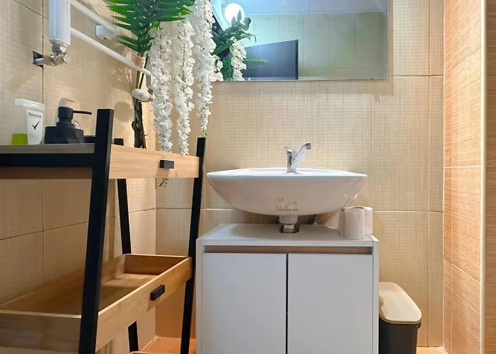 Budgetwork-friendly Near Business Park Apartment *