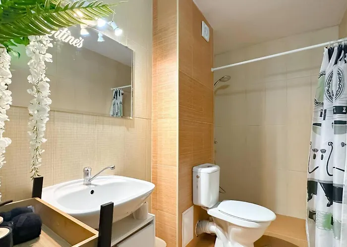 Budgetwork-friendly Near Business Park Apartment *